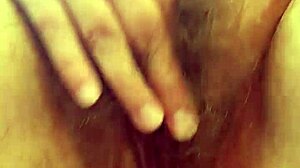 Bankchix cuming pussy with wife