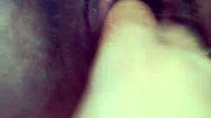 Bankchix cuming pussy with wife