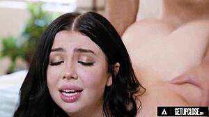 Poate această frumusețe PAWG să suporte dominația dură de aproape? Pizda ei strâmtă așteaptă!