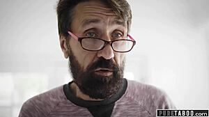 Ren tabu! Far lurer stedatter til rå sex!