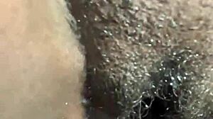 黑人情侣探索深喉怪物鸡巴动作