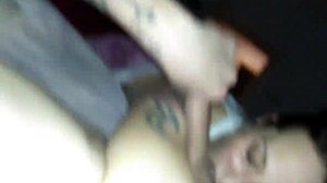 يا، شوف زبي الكبير جاهز يجنن عليكي الليلة!