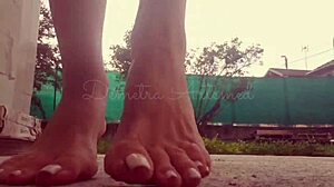 Look at these bare feet, aren't they perfect for a fetish video?