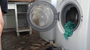 Madrastra fast i tvättmaskin blir knullad tills sperma