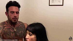 Ich ficke meine Stiefaunt Giulia Diamond während ihr Mann arbeitet