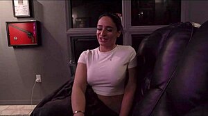 Divertimento birichino al teatro con Sheena Ryder, così selvaggio!