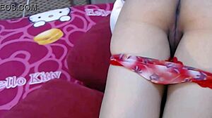 뚱뚱한 보지 한국 처녀가 잃을 준비해. 너무 긴장돼!