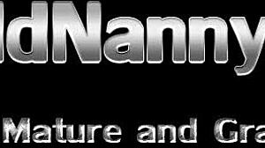 אומנת זקנה מלמדת אותי טריקים רוסיים צעירים