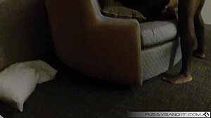 Impreza swingersów z wielkimi cyckami pochylonymi na wielkiego czarnego kutasa orgia