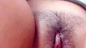 Teen babe masturbates intensely