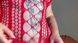 Fat Curvy Babe Fingers Her Hairy Pussy!