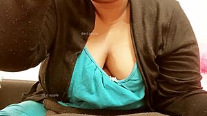 indian girl with big boobs teasing