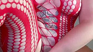 Fat Curvy Babe Fingers Her Hairy Pussy!