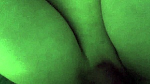 น้องสาวลูกเลี้ยงโดนพี่จับได้ตอนใช้ของเล่นของแม่ ล้อล