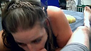 Hej, Ginger B wpada na dzikie ssanie w części 1!