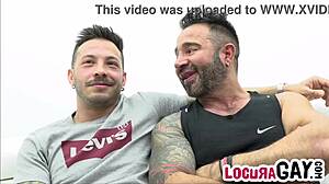 locuragay john brachalli folla duro con martin mazza en el sofa