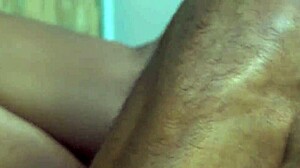 novinha babi gives footjob massage with cumshot