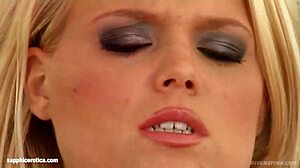 Trisha Masturbates with Givemepink Sapphix Fingering