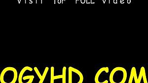 jeg ser denne gamle sjaske mand bore et ungt 18+ russisk hul