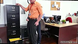 bodybuilder bareback gay sex on first day at work