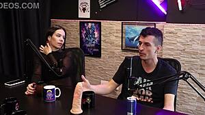 O Pedro Fala Da Playboy E Santa Caliente Quando A Negra Gostosa Se Assusta Com O Pau Do Negro Top Delícia - Dieni Gaúcha E Pedro Albuquerque