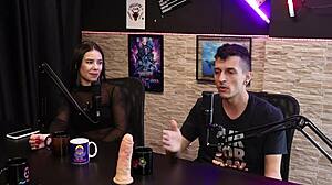 O Pedro Fala Da Playboy E Santa Caliente Quando A Negra Gostosa Se Assusta Com O Pau Do Negro Top Delícia - Dieni Gaúcha E Pedro Albuquerque