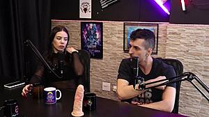 O Pedro Fala Da Playboy E Santa Caliente Quando A Negra Gostosa Se Assusta Com O Pau Do Negro Top Delícia - Dieni Gaúcha E Pedro Albuquerque