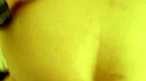 le gusta en cuatro y que se lo ponga hasta el fondo