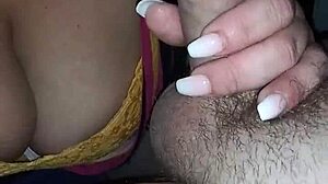 great blowjob from luscious lipped girlfriend