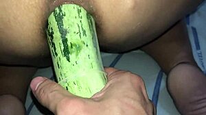 Želiš videti ekstremno analno raztegovanje z bučko?