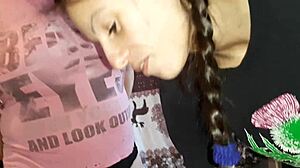 Teaching Girlfriend Cunnilingus With Dirty Talk