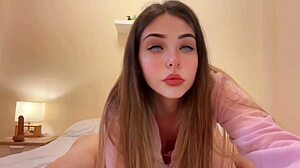 follo con padrastro en mi habitacion soy su hijastra favorita dame duro y correte en mi culo