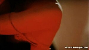 Эй, Саманта Мортон, покажешь свои маленькие сиськи 18+ топлес?