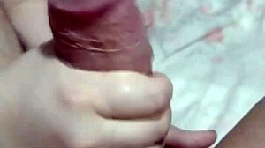 Novinha chupando e masturbando com dedo seu comedor segue para ver videos novos todos os dias