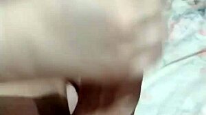 Novinha chupando e masturbando com dedo seu comedor segue para ver videos novos todos os dias