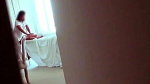 Masaje se convierte en anal intenso por primera vez con adolescente Mia Mae en público