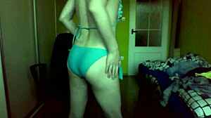 wet sexy pussy fingered to orgasm solo