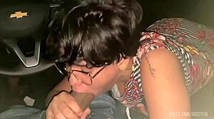 uber novinha voltou da festa e teve que pagar a corrida com boquete