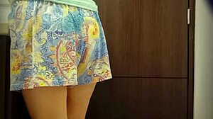 camara espia real pissing universitaria argentina milet, what a beautiful model caught outdoors?