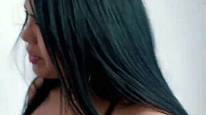 Latina Roxy Hot Pays Mototaxista With Shaved Pussy In Market Taxi