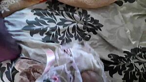 Mi cuñada shows off her big ass and tits