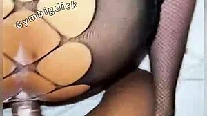 见过英俊亚洲 gay 小伙无套猛干吗？怪物鸡巴动作等着你！