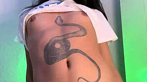 Hey guys, do ya like my teasing from front or back? I’ll still give ya a strong cumshot either way!