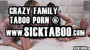 Я жажду Кензи Тейлор с двумя большими членами шемейлов, долбящих