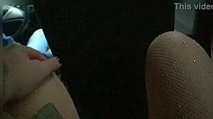 Provoquei o uber e deixei ele brincar com minha bucetinha 😏