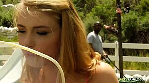 Блондинката Hannah Hays глупаво язди огромната BBC на заварения син