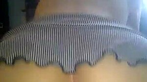 Solita por el culo le duele y encanta