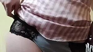 elza kom's pussy teasing in tight panties?