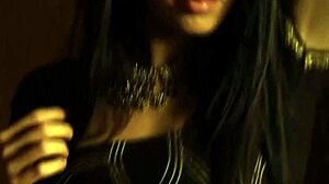 Indian MILF's arousing dance moves stir deep emotions