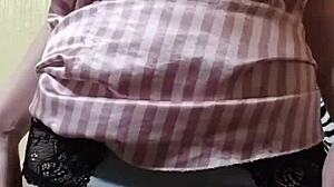 elza kom's pussy teasing in tight panties?